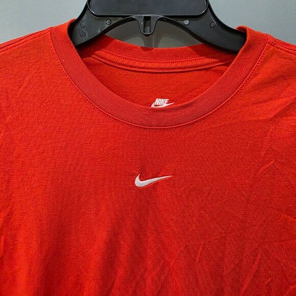Nike Women’s Orange Crop Top L | Slim Fit Athletic Tee | Activewear Workout - Picture 2 of 7
